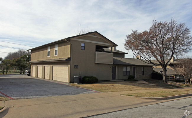 Building Photo - Cedar Ridge Townhomes