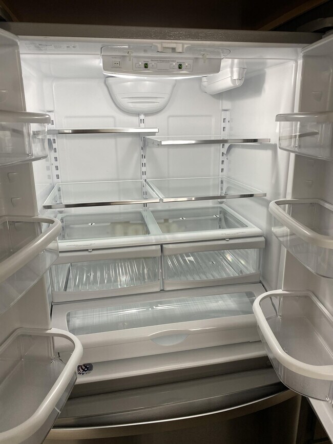 Building Photo - 51 W 440