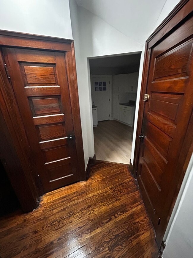 Building Photo - BEAUTIFUL RENOVATED NEW 4 BEDROOM 2 BATH HOUSE QUIET NEIGHBORHOOD