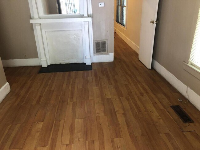 Foto del edificio - 1109-B Alma St