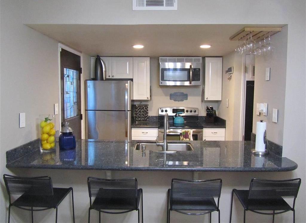 Kitchen - 5472 Roundtree Pl
