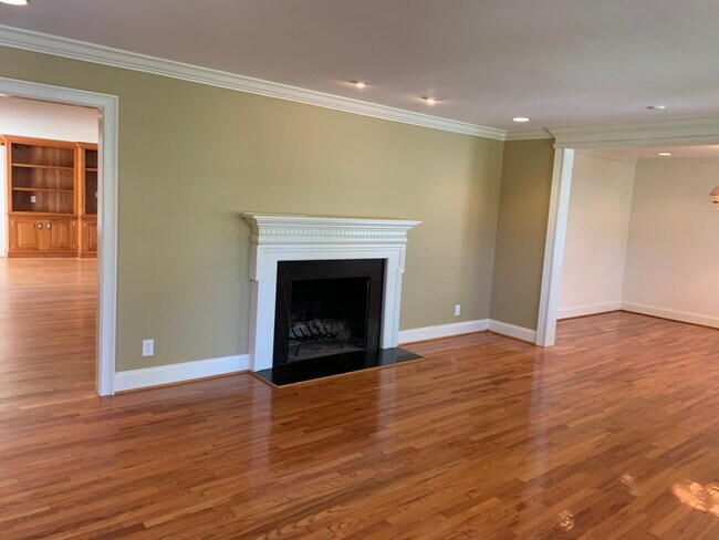 Building Photo - 14 McPherson Ln