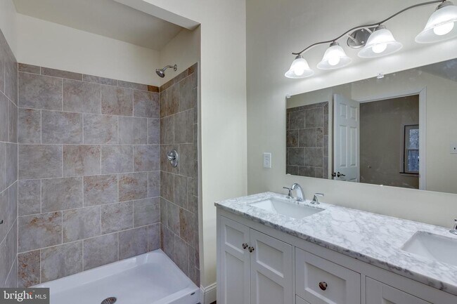 Foto del edificio - 456 Pricketts Mill Rd