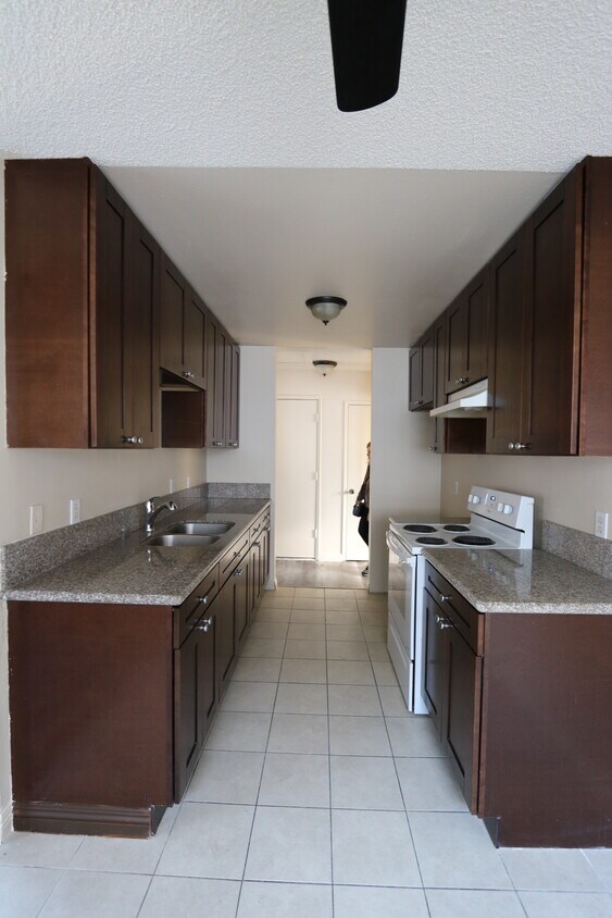 Primary Photo - 333 Avocado St
