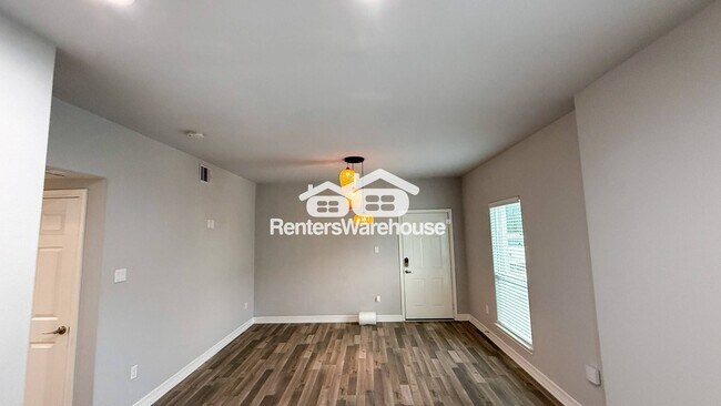 Foto del edificio - 7823 Gladstone St