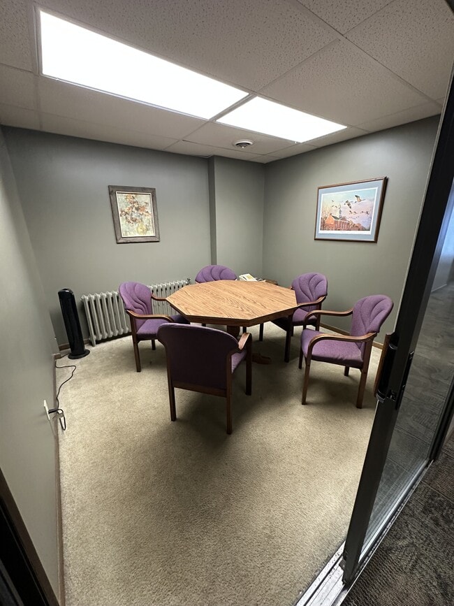 Foto del edificio - 121 W Lincoln Ave