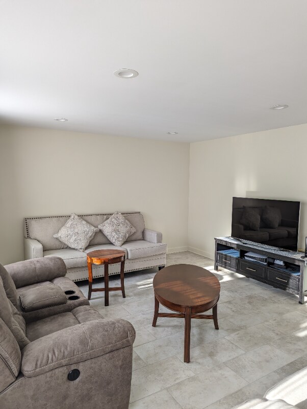 Foto del edificio - 3322 W Catalpa Ave