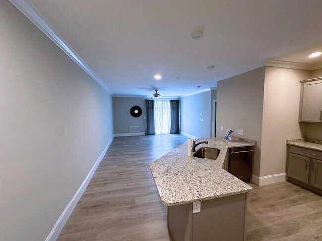 Foto del edificio - 2 Henry David Dr