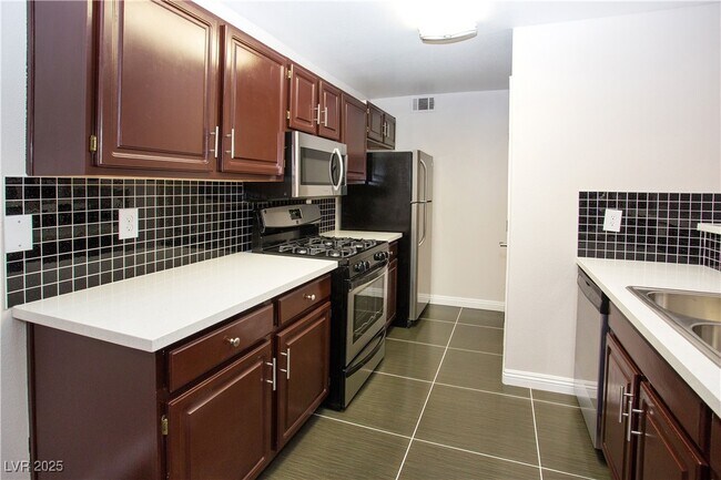 Foto del edificio - 5125 W Reno Ave