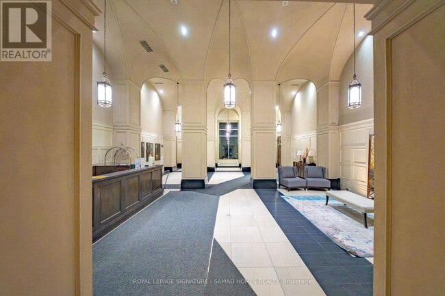 Photo du bâtiment - 388 Prince of Wales Dr