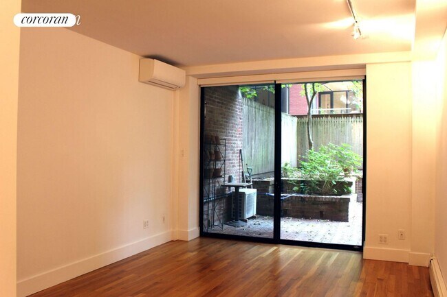 Foto del edificio - 842 Carroll St