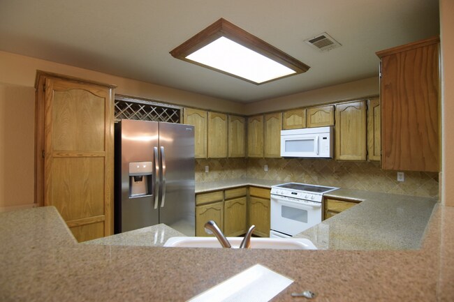 Building Photo - 4808 Embers Dr