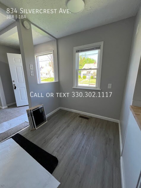 Foto del edificio - 834 Silvercrest Ave