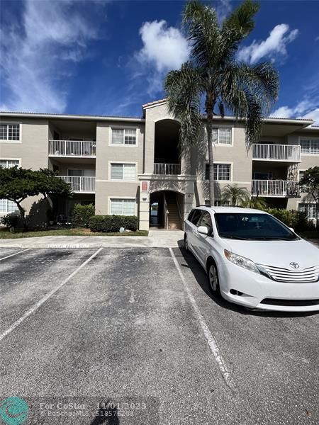 Foto principal - 5005 Wiles Rd