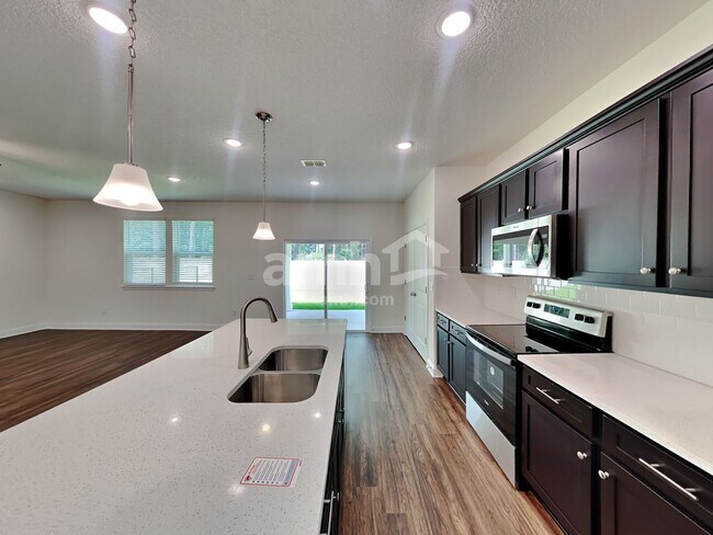 Foto del edificio - 12685 Percy Ln