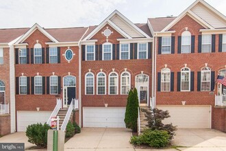 Building Photo - 21264 Victorias Cross Terrace