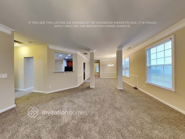 Foto del edificio - 635 Briarhurst Ct