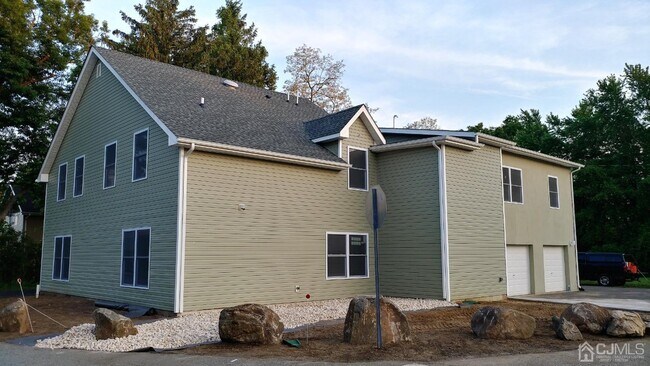 Building Photo - 503 Marlboro Rd