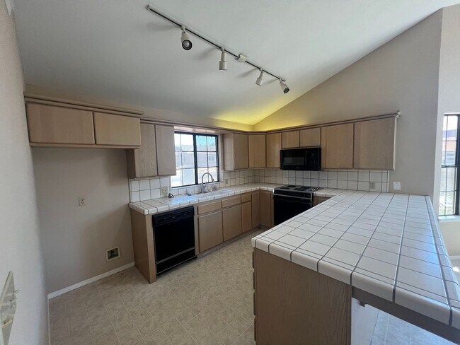 Building Photo - Charming 3 bedroom cottage for rent in Ree...