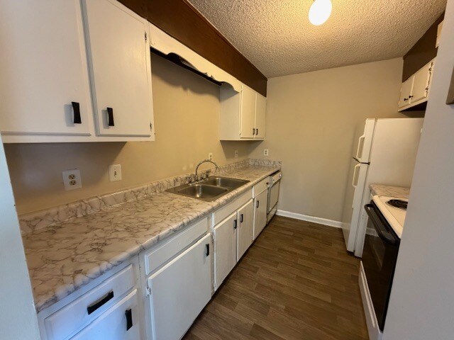 Foto del edificio - 2624 Randleman Rd