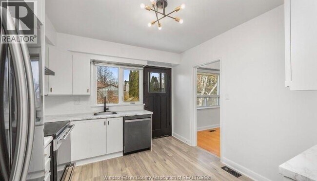 Building Photo - 26 Breadner Dr