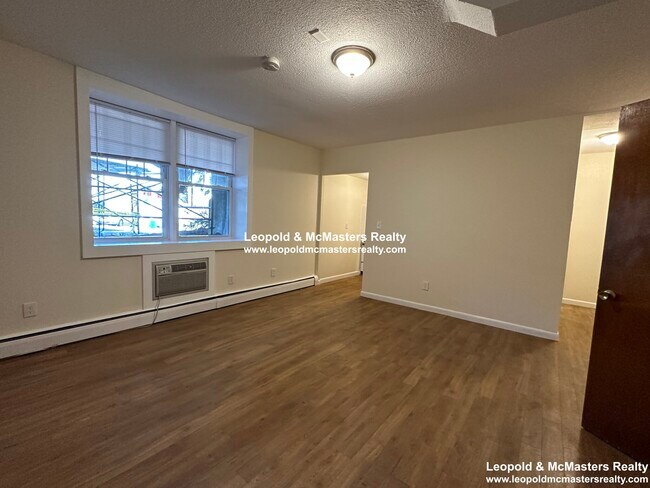 Foto del edificio - 2022 Commonwealth Ave