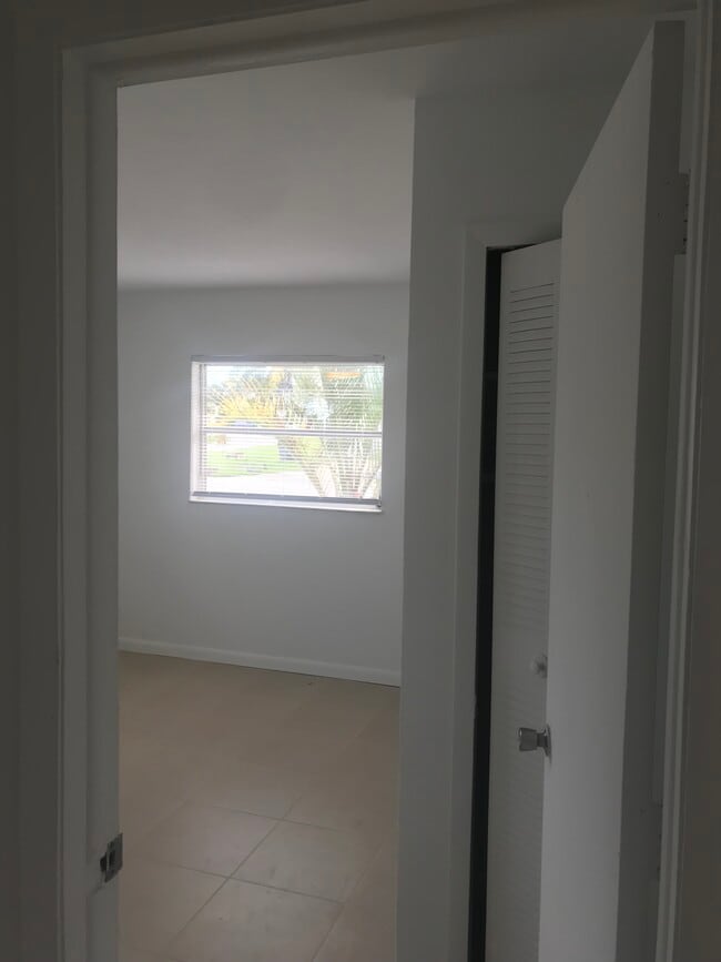 Foto del edificio - 16890 Carmen Ave