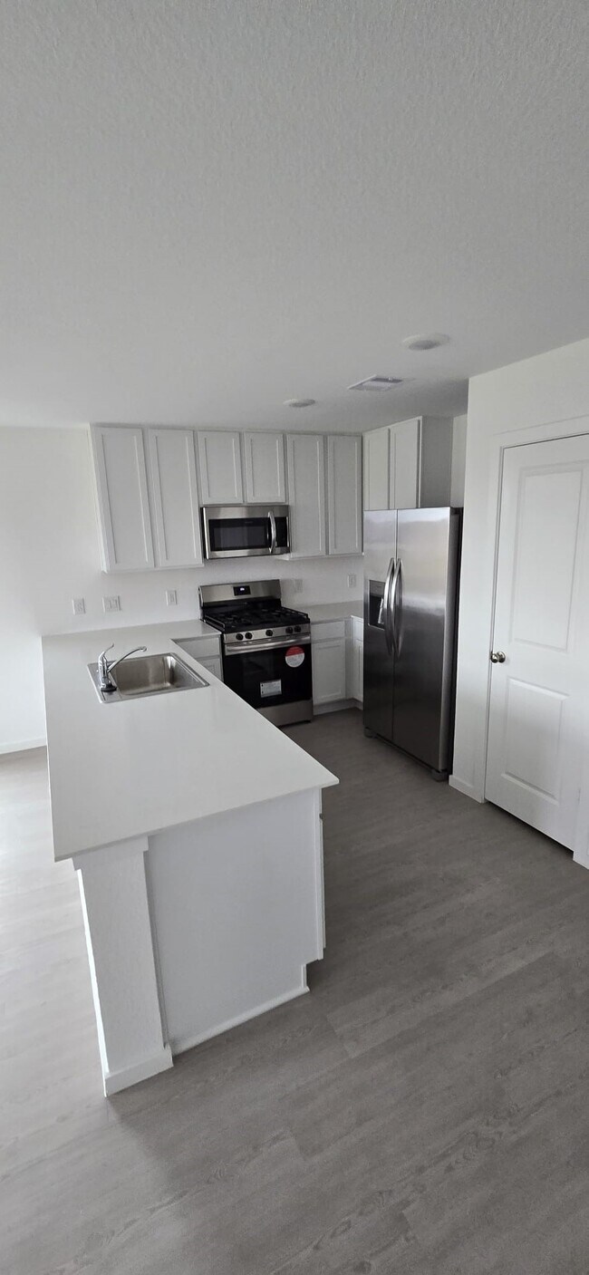 Foto del edificio - 26523 Pampas Grass Ln