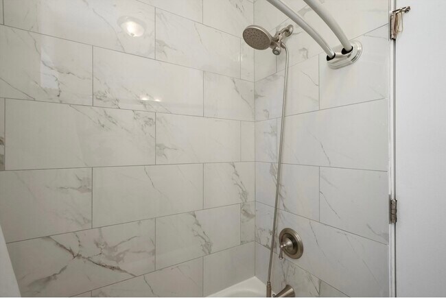 Foto del edificio - 3301 W Belle Plaine Ave
