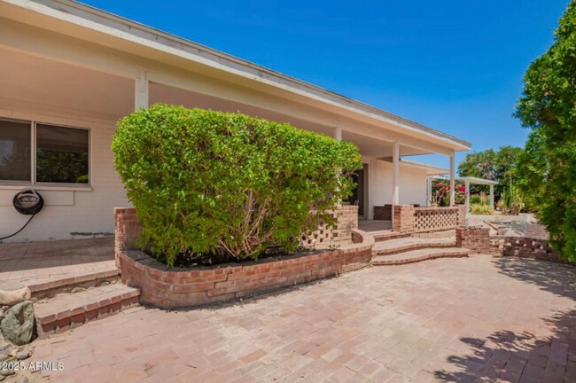 Foto del edificio - 10325 W Cameo Dr
