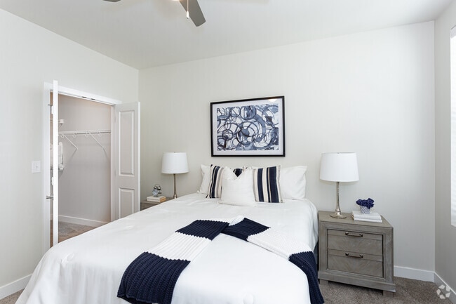 2BR, 2BA - 1089 SF - Altair at the Heights