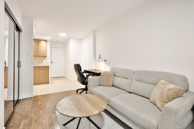 Photo du bâtiment - 1200 Rue Du Fort