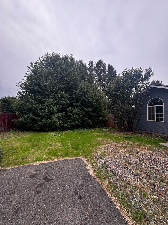 Building Photo - 2203 N Abbey Glen Ct
