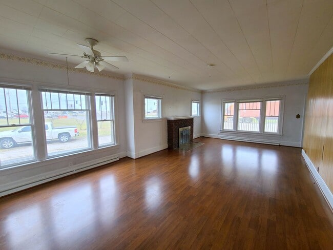 Foto del edificio - Nice 3-Bedroom, 1-1/2 Bathroom on Goshen's...