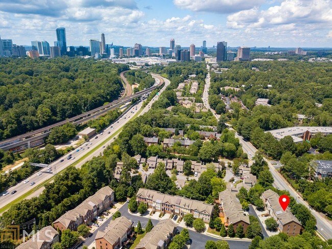 Foto del edificio - 2873 Overlook Way