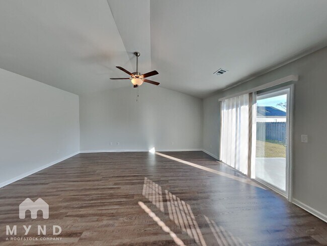 Building Photo - 122 Dasher Dr