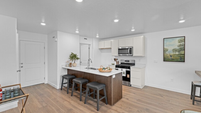 Building Photo - 1505 E 720 N