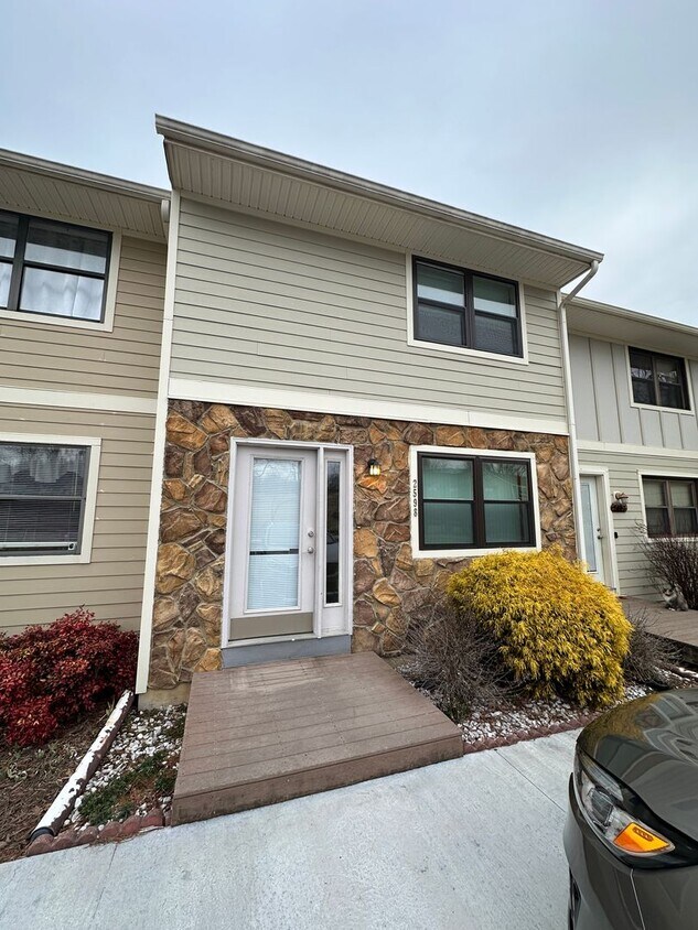 Foto principal - Convenient Townhome Close to I81