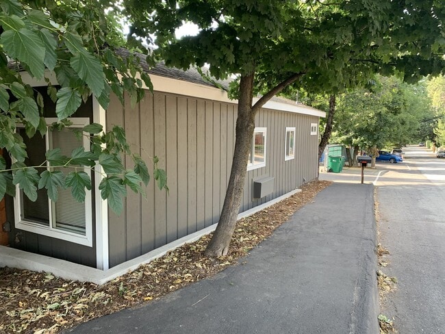 Building Photo - 13076 Ridge Rd