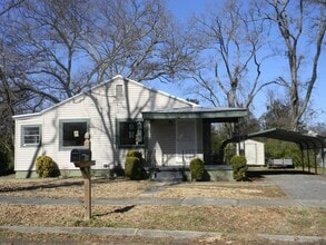 Building Photo - 616 39th Pl