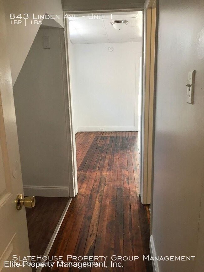 Building Photo - Renovated 1 Bedroom 1st floor