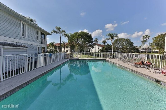 Foto del edificio - 400 Misty Pines Cir