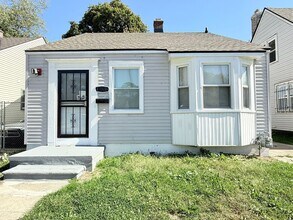 Building Photo - 13538 Rosemont Ave