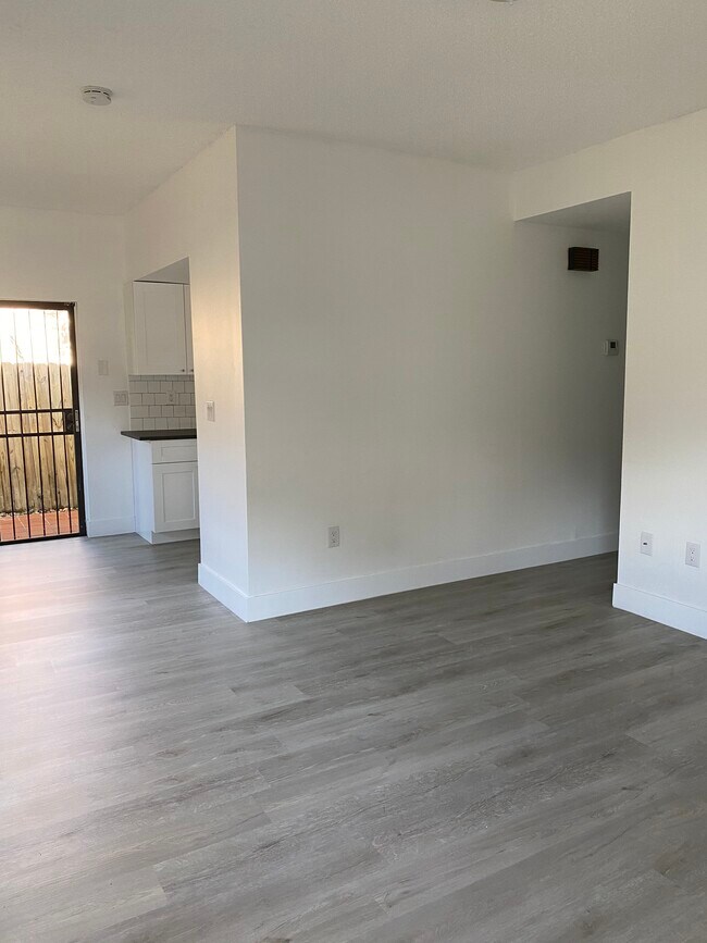 Building Photo - 237 NW 41st Ave