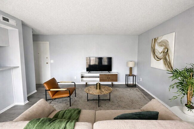 Foto del edificio - 505 N Rock Rd