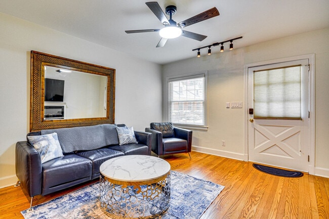 Building Photo - 1216 Pamlico Dr