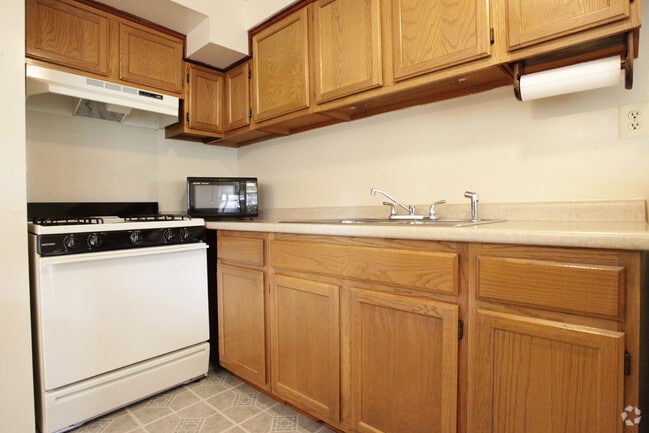 Building Photo - Yorktowne Townhomes