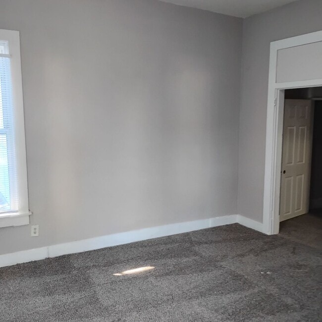 Building Photo - 217 Perrin Ave