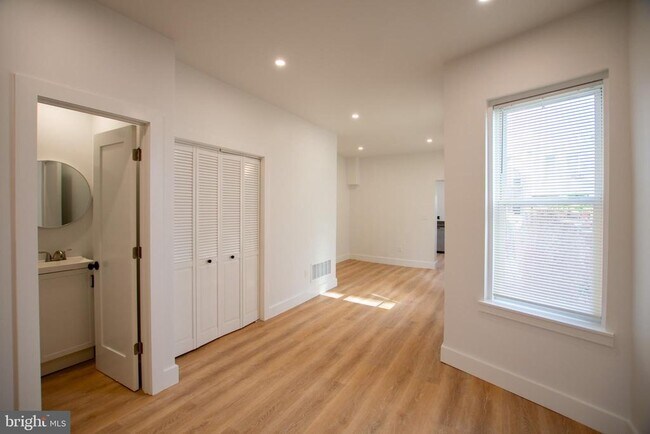 Foto del edificio - 1644 Point Breeze Ave