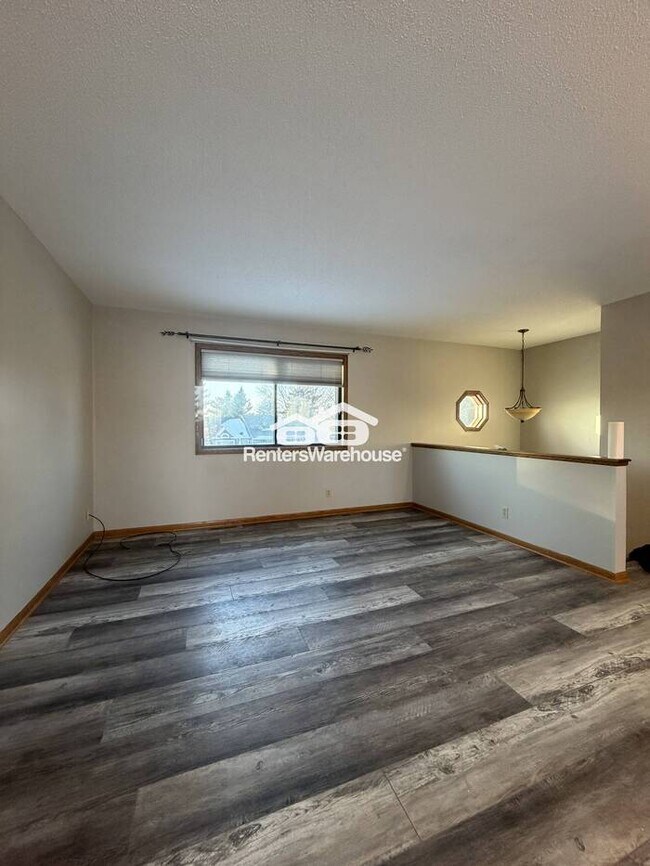 Foto del edificio - Available Now! Spacious 3 bedroom 2 bath in Maplewood